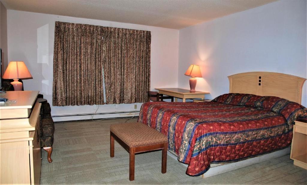 Country Garden Inn & Restaurant Smoky Lake Экстерьер фото