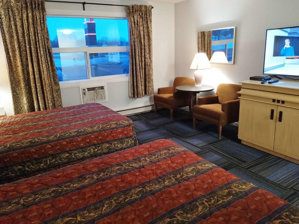 Country Garden Inn & Restaurant Smoky Lake Экстерьер фото